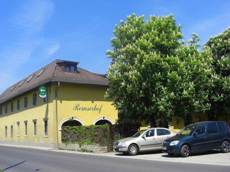 Remserhof Sankt Valentin Buitenkant foto
